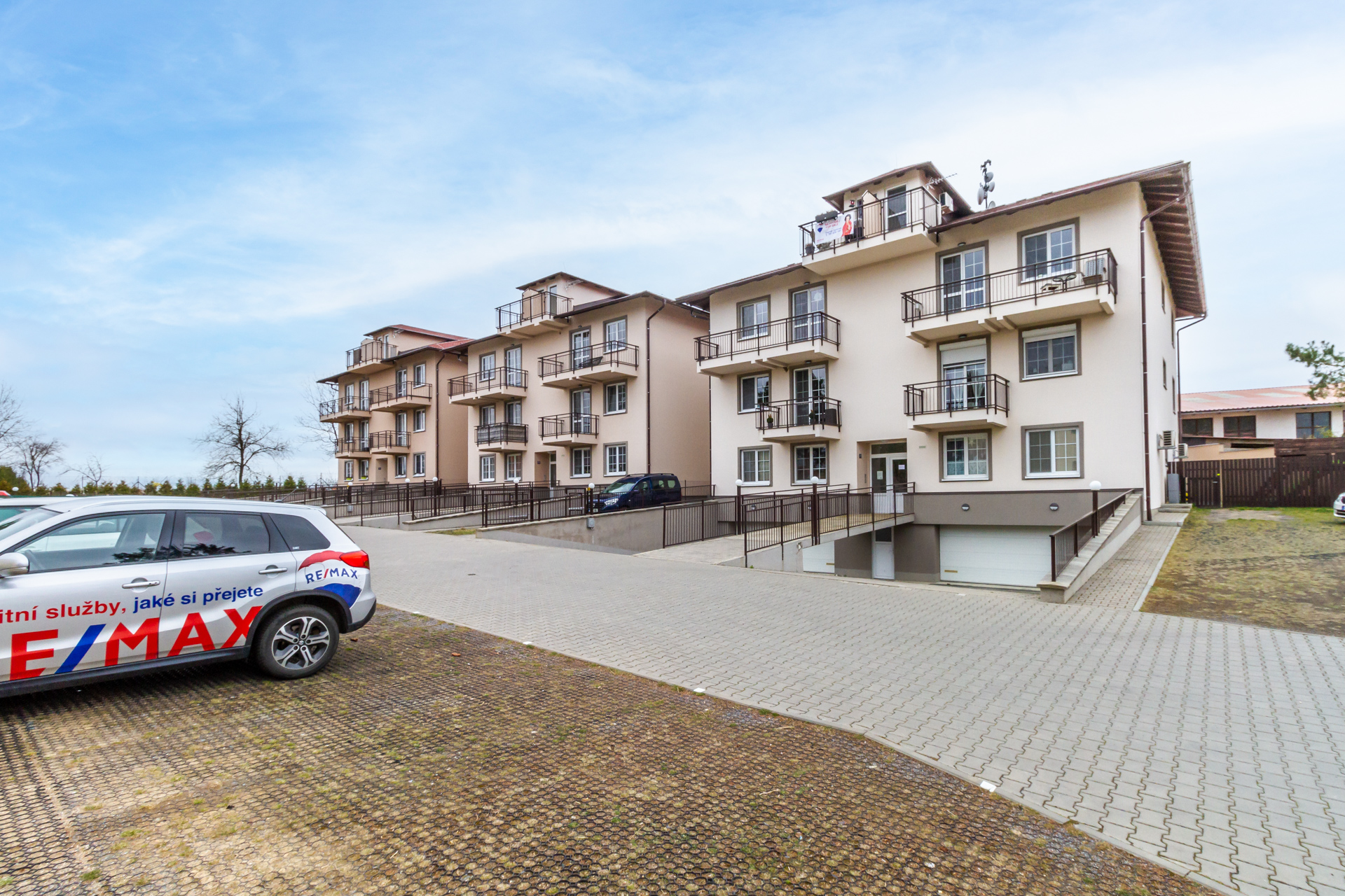 Na prodej byt 2kk v novostavbě, 55m², s balkónem a parkovacím stáním, ve Lhotě u Dolních Břežan